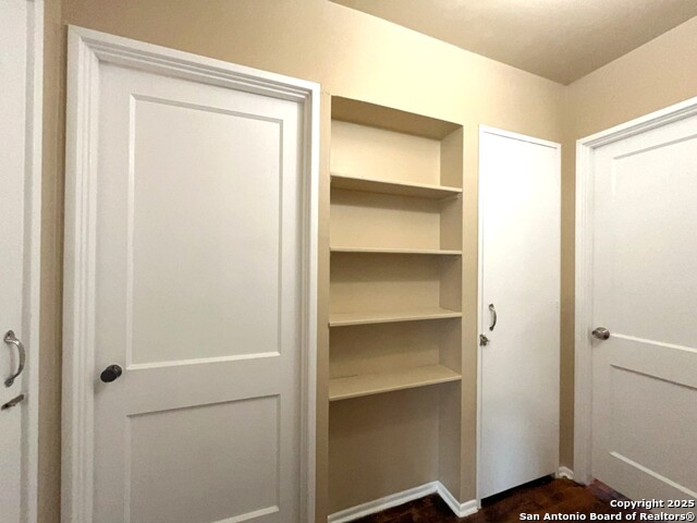 Listing photo id 19 for 103 Harwood Dr