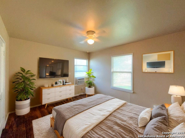 Listing photo id 2 for 103 Harwood Dr