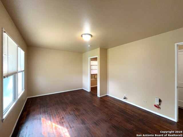 Listing photo id 7 for 103 Harwood Dr