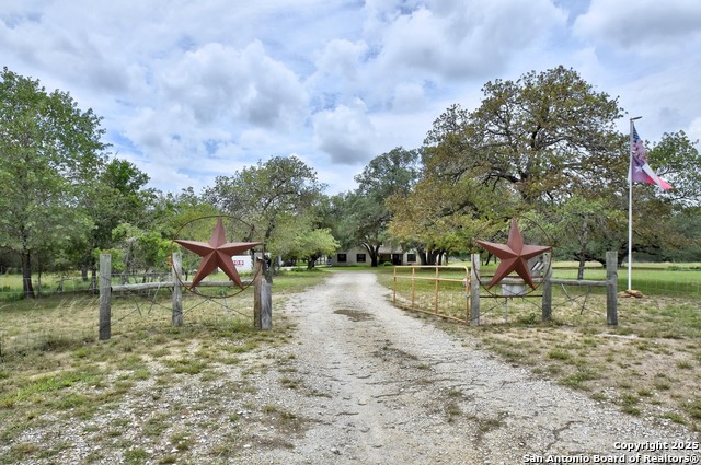 Listing photo id 9 for 1810 Burr Oak