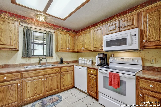 Listing photo id 16 for 1810 Burr Oak
