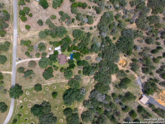 Listing photo id 0 for 1810 Burr Oak