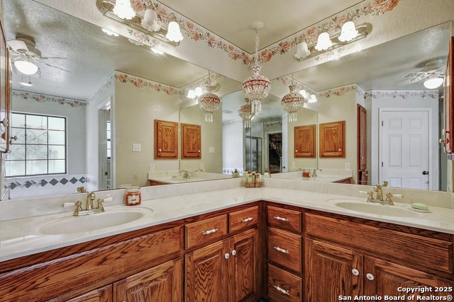 Listing photo id 18 for 1810 Burr Oak