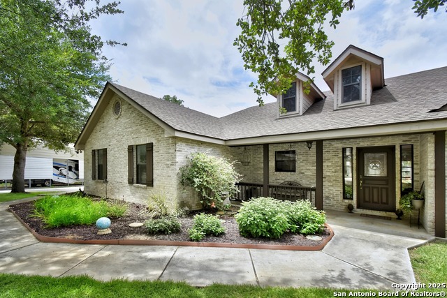 Listing photo id 3 for 1810 Burr Oak