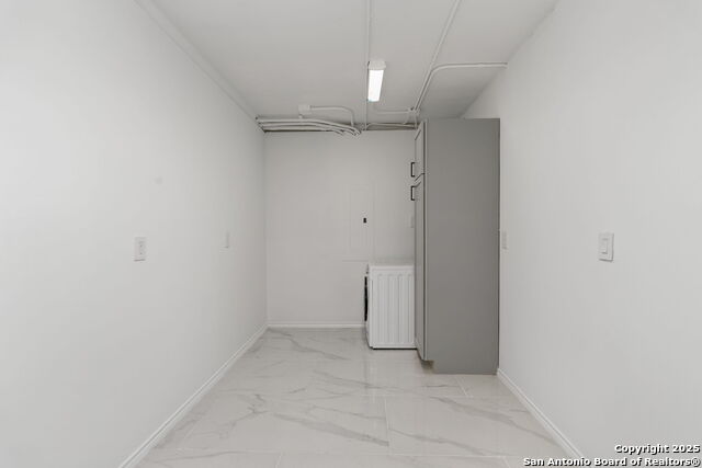 Listing photo id 8 for 7701 Wurzbach Rd 305