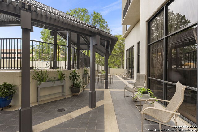 Listing photo id 23 for 7701 Wurzbach Rd 305