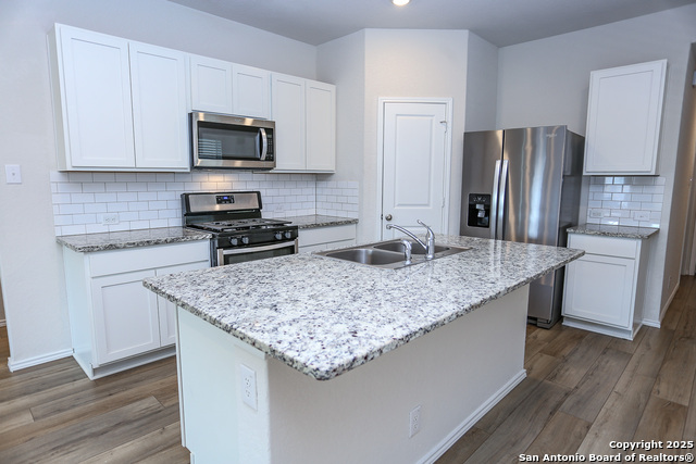 Image 24 of 26 For 4139 Blue Granite