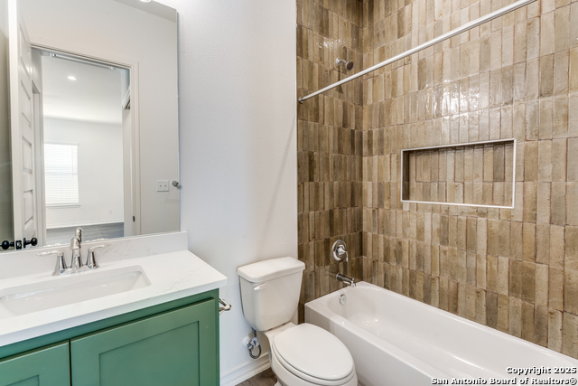 Image 14 of 22 For 138 Porter St  1