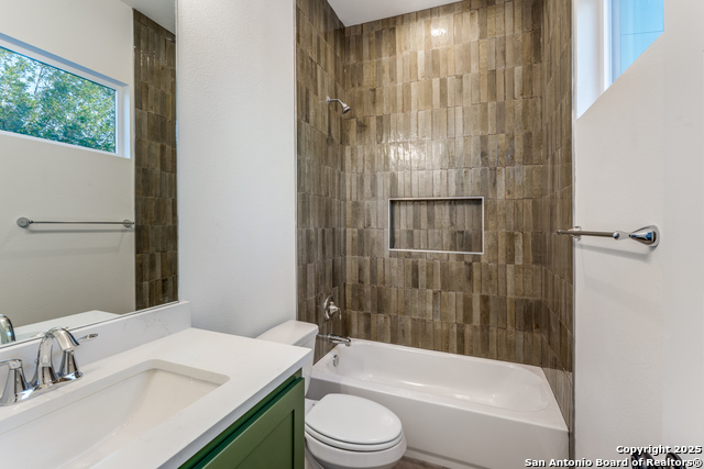 Image 15 of 22 For 138 Porter St  1