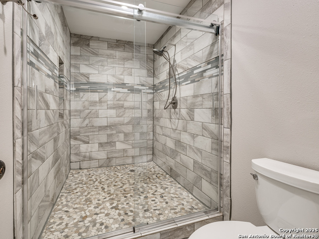 Image 21 of 39 For 10795 Foster Rd S