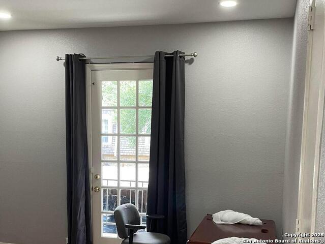 Image 12 of 42 For 7711 Broadway  11c