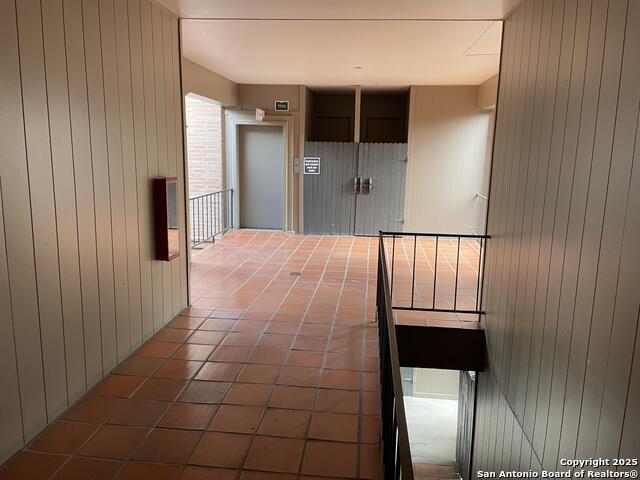 Image 2 of 42 For 7711 Broadway  11c