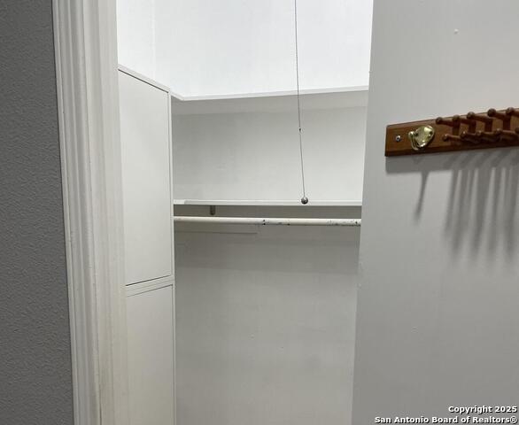 Image 21 of 42 For 7711 Broadway  11c