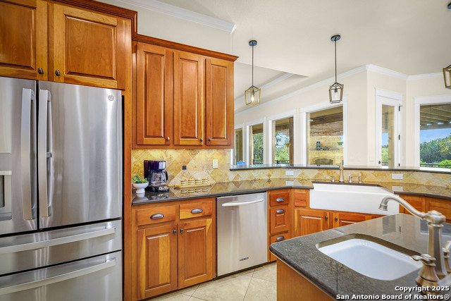 Image 13 of 44 For 1931 Havenwood Blvd