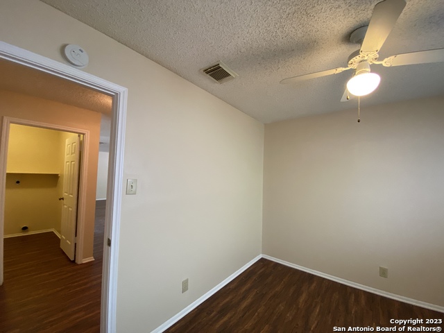 Image 16 of 31 For 4514 Stradford Pl