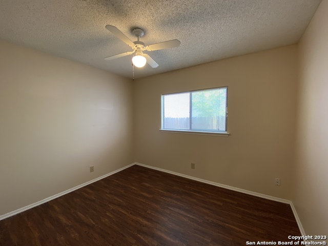 Image 21 of 31 For 4514 Stradford Pl