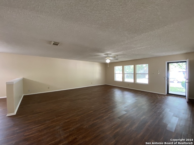 Image 5 of 31 For 4514 Stradford Pl