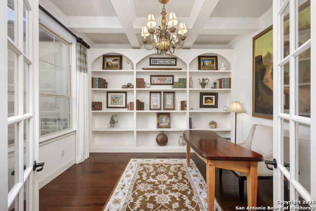 Listing photo id 8 for 7027 Bella Bluff