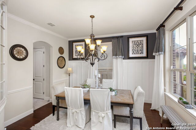 Listing photo id 10 for 7027 Bella Bluff
