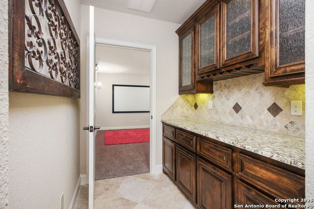 Listing photo id 34 for 7027 Bella Bluff