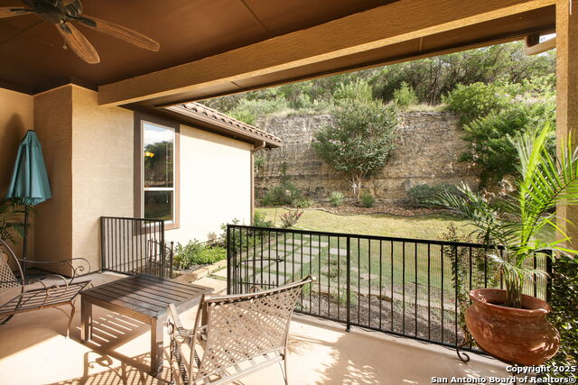 Listing photo id 42 for 7027 Bella Bluff