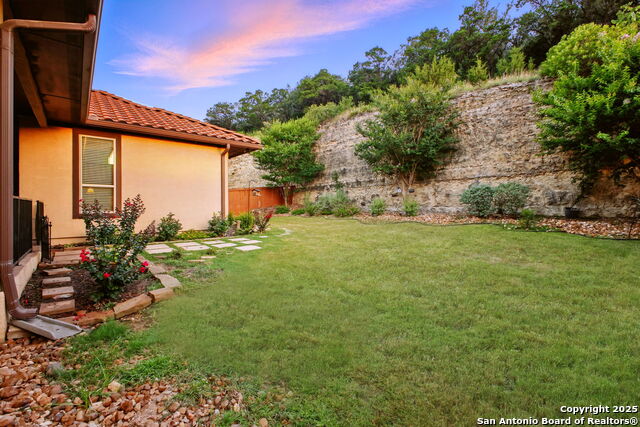 Listing photo id 43 for 7027 Bella Bluff