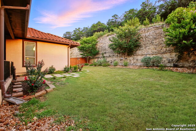 Listing photo id 47 for 7027 Bella Bluff