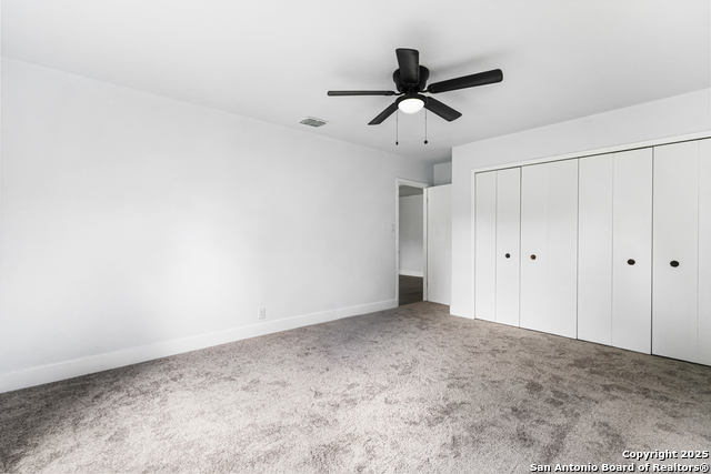 Listing photo id 8 for 5414 Borchers