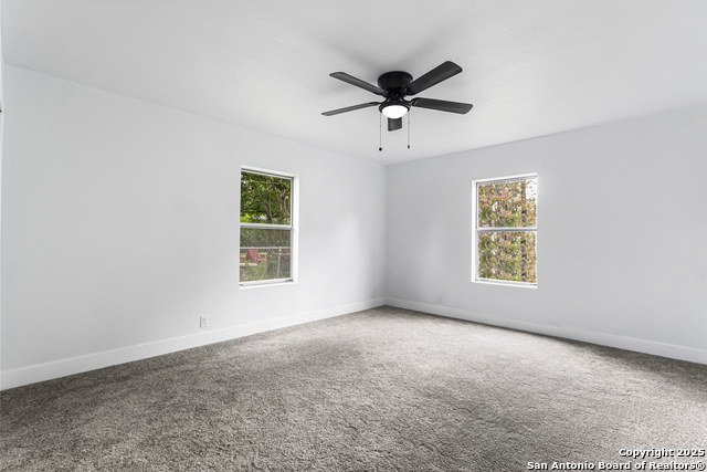 Listing photo id 9 for 5414 Borchers