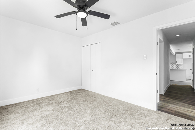 Listing photo id 13 for 5414 Borchers