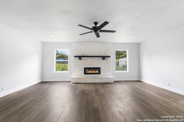 Listing photo id 2 for 5414 Borchers