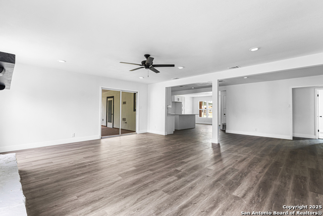 Listing photo id 3 for 5414 Borchers