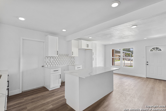 Listing photo id 7 for 5414 Borchers