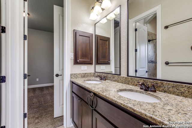 Listing photo id 9 for 15711 Dell