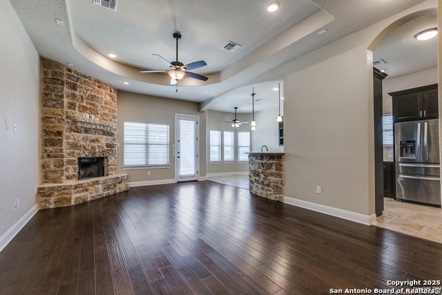 Listing photo id 1 for 15711 Dell