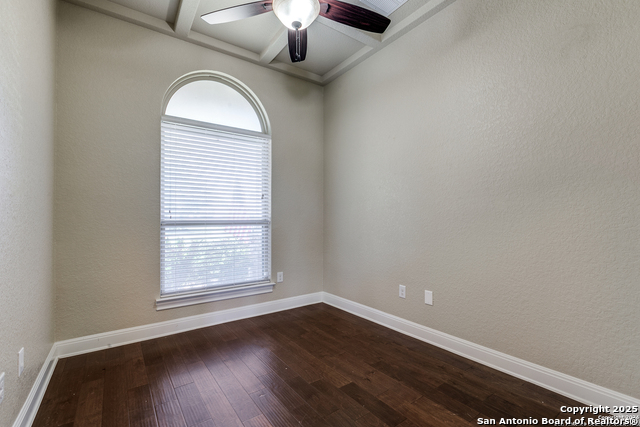 Listing photo id 3 for 15711 Dell