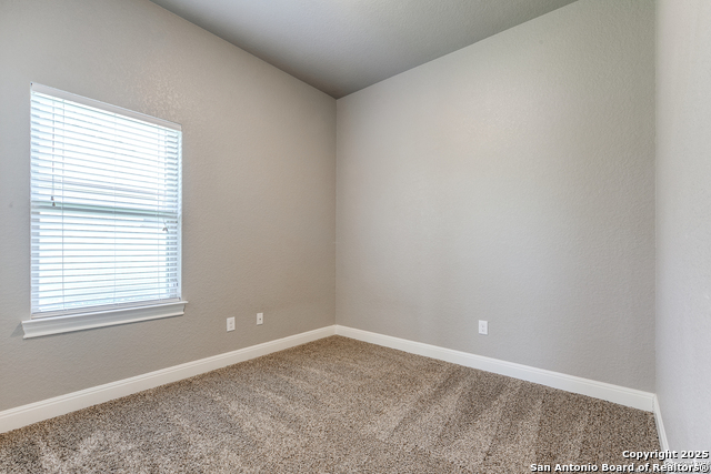 Listing photo id 7 for 15711 Dell