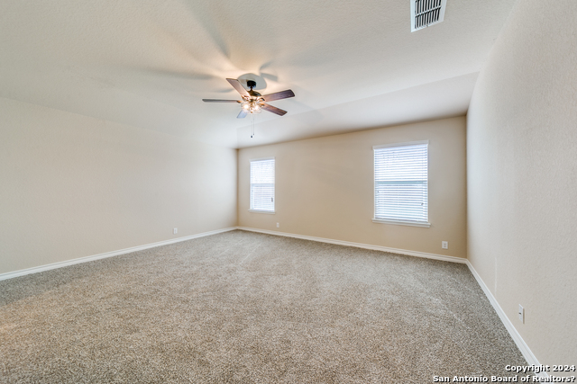 Listing photo id 11 for 2915 Sunset Bend