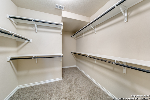 Listing photo id 15 for 2915 Sunset Bend