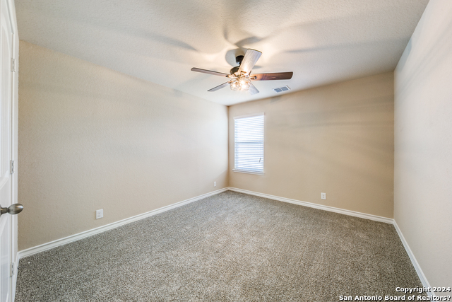 Listing photo id 18 for 2915 Sunset Bend