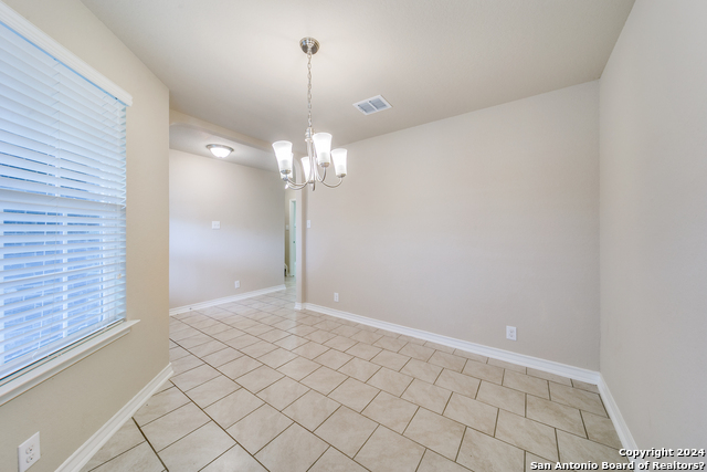 Listing photo id 3 for 2915 Sunset Bend