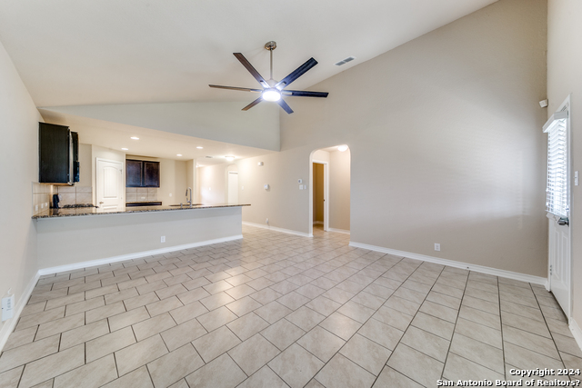 Listing photo id 4 for 2915 Sunset Bend