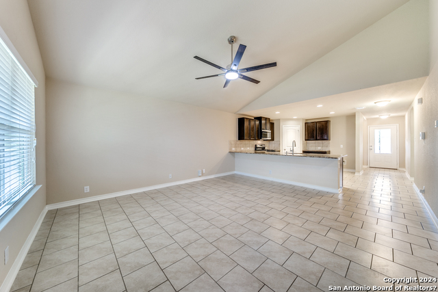 Listing photo id 5 for 2915 Sunset Bend