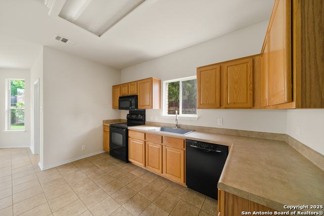 Listing photo id 12 for 104 Coriander