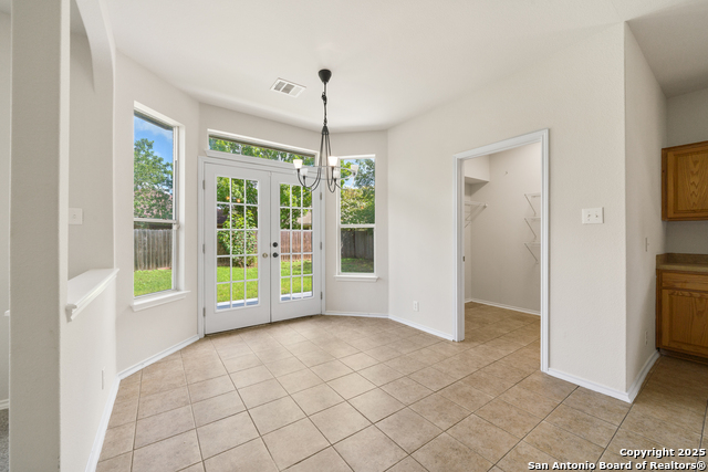 Listing photo id 14 for 104 Coriander