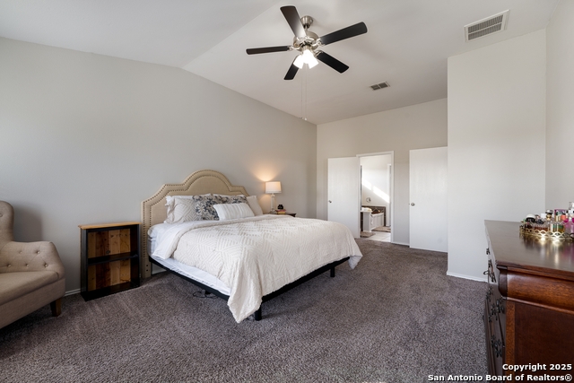 Listing photo id 14 for 13710 Laramie Hill