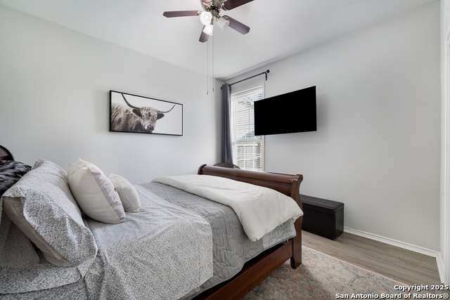 Listing photo id 17 for 13710 Laramie Hill