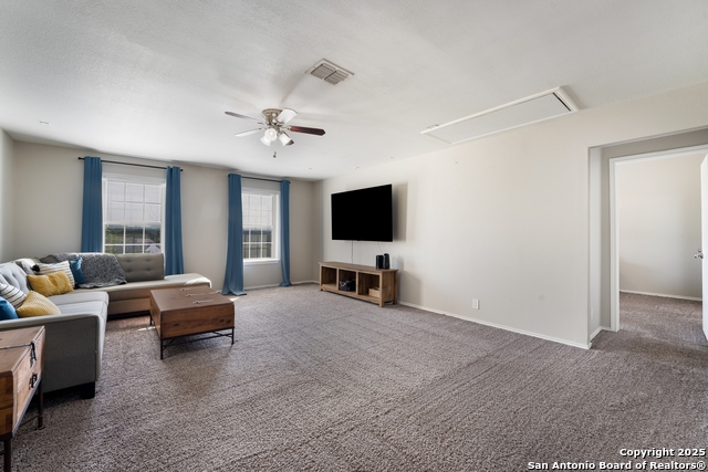 Listing photo id 19 for 13710 Laramie Hill