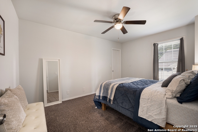 Listing photo id 24 for 13710 Laramie Hill