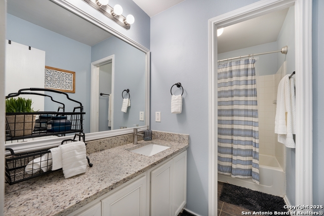 Listing photo id 27 for 13710 Laramie Hill